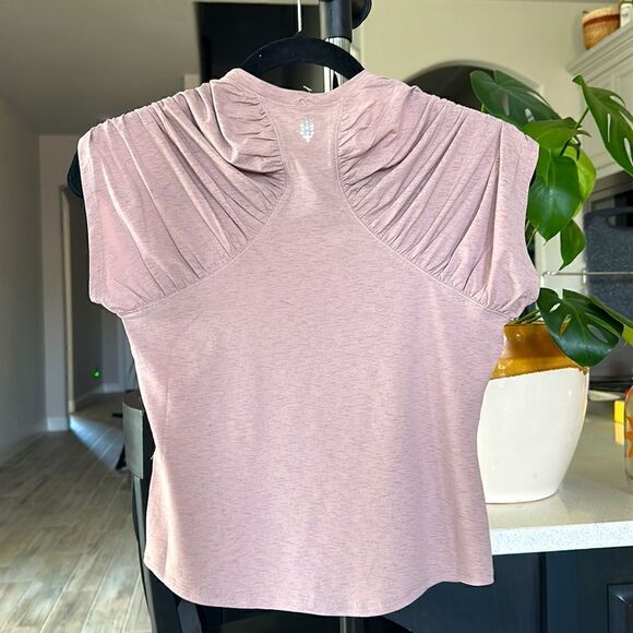 NWOT Free People Tee Activewear Movement Ruched Crew Neck Fitted Short Sleeve XS - Picture 3 of 10